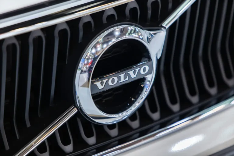 Volvo Rear Camera Recall Explained for US Vehicle Owners